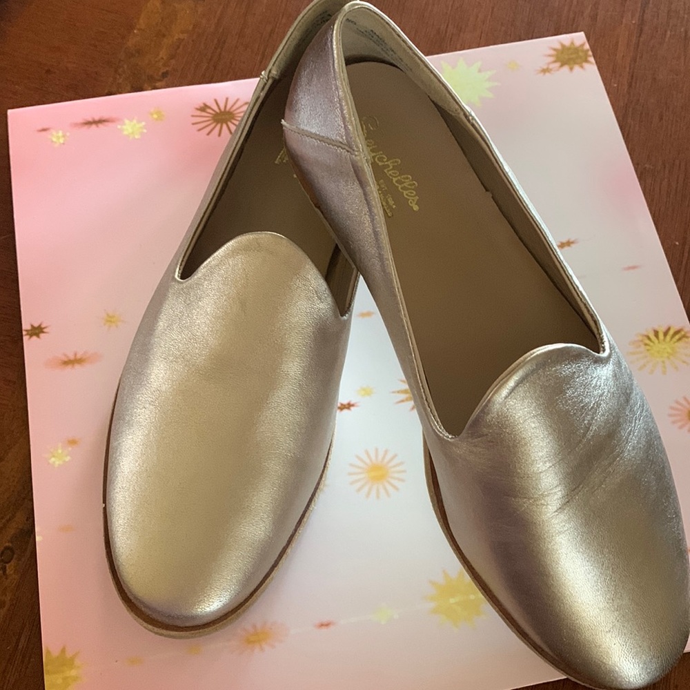 SEYCHELLES gold  flats women's size 6